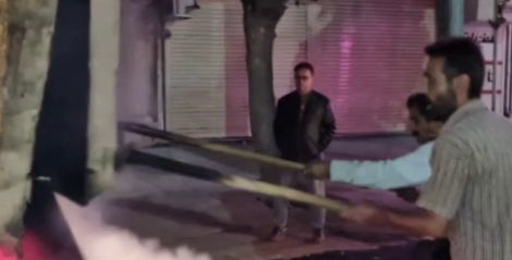 بازدید یاسراحمدی شهردار بهشهر از کارخانه سنگ‌شکن و نظارت میدانی بر آسفالت شبانه اگو